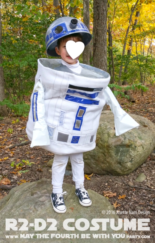 R2-D2 Costume and Cosplay / Check out lots more Star Wars Halloween costumes and cosplay ideas on our blog / #starwars #halloween #maythefourthbewithyou #maythe4thbewithyou #costume #ducttape #cosplay #diy #pattern #sewing #theforceawakens #r2d2 #droid #geek #nerd #fleece / maythefourthbewithyoupartyblog.com