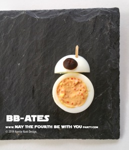 Star Wars Food: B-Ates BB-8 // Check out our blog for lots of Star Wars Party food recipes and downloadable labels! Great for a Birthday Party or May the Fourth be with you Party. // #starwars #starwarsparty #theriseofskywalker #maythefourthbewithyou #starwarsbirthday #starwarsfood #recipe #egg #bb8 #easter #recipe // maythefourthbewithyoupartyblog.com